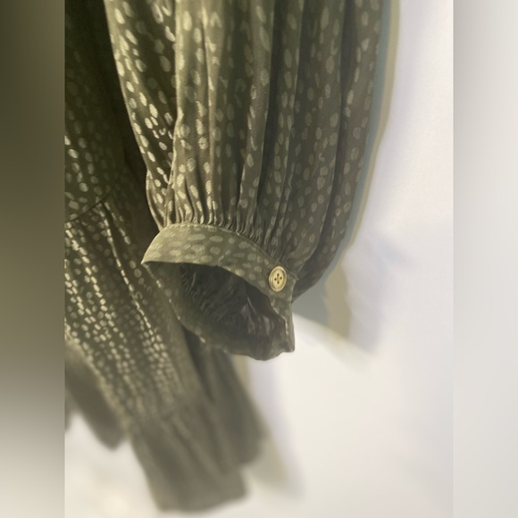 #251 LOFT Smocked Yoke Dress size S NWT - Picture 5 of 13